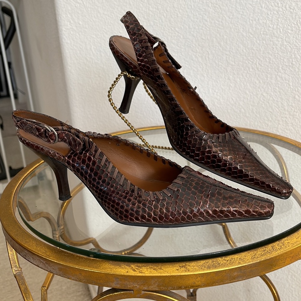 NINE WEST reptile skin brown leather pump,  sling back